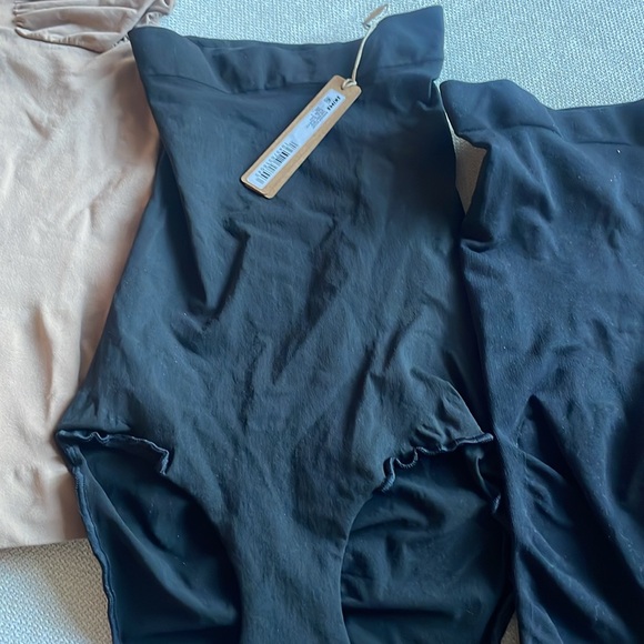 SKIMS - Picture 3 of 8